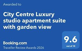 City Centre Luxury Studio Apartment Suite With Garden View